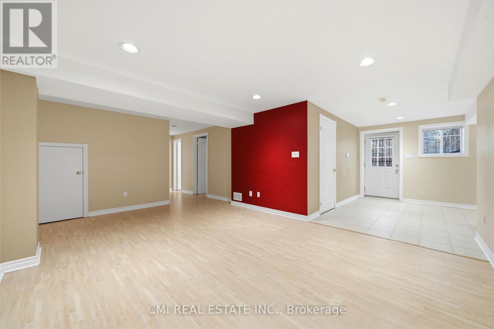 15 TREEGROVE CIRCLE - 40