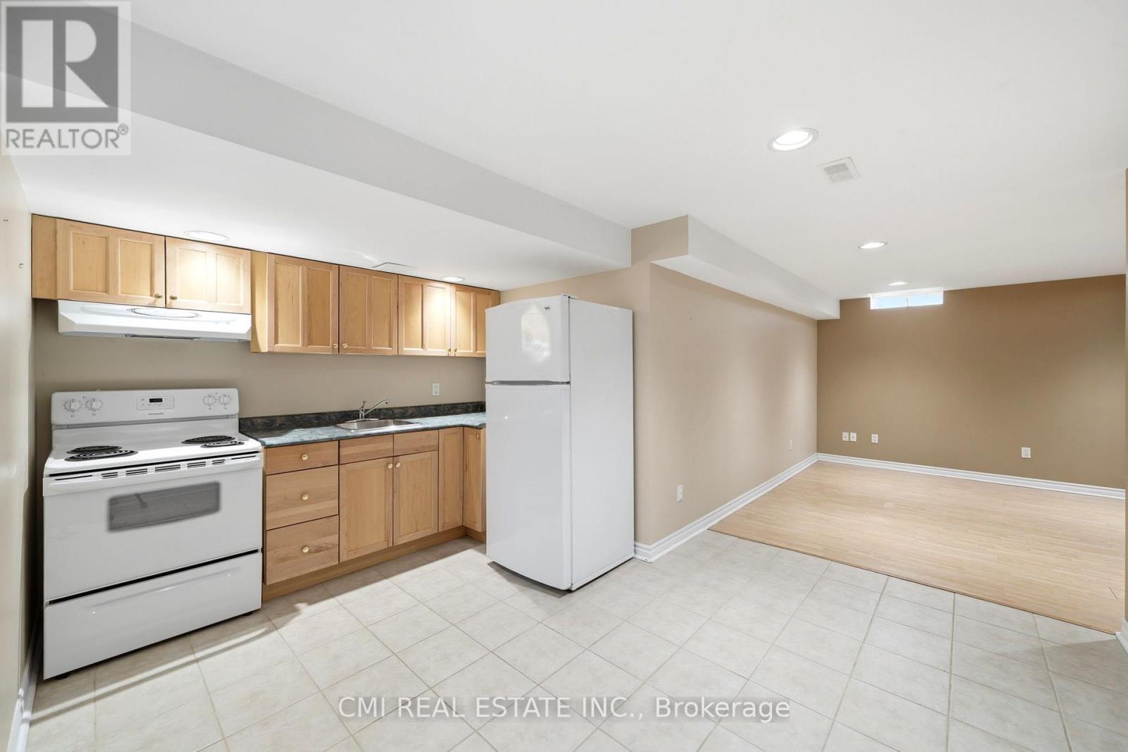 15 TREEGROVE CIRCLE - 41