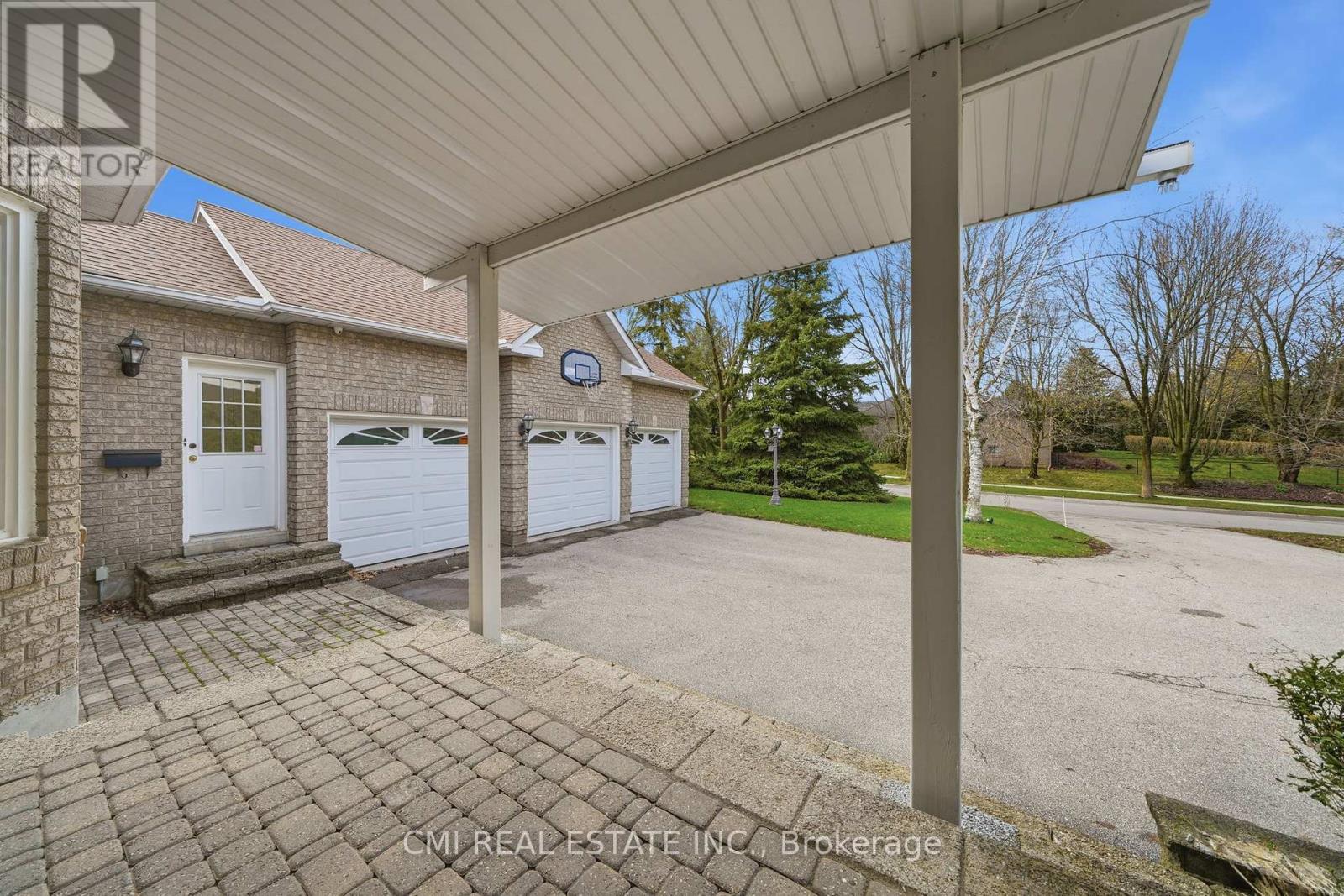 15 TREEGROVE CIRCLE - 6