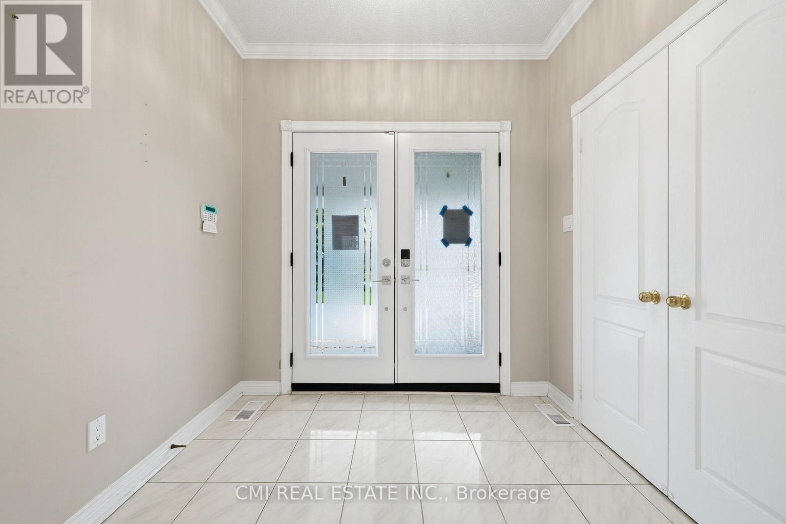 15 TREEGROVE CIRCLE - 7
