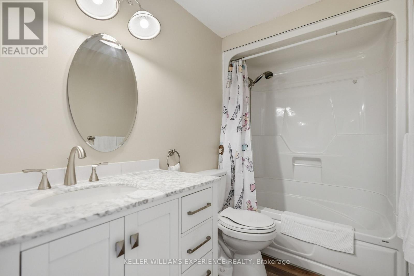 #8 246 TUPPER BOULEVARD - Image 26