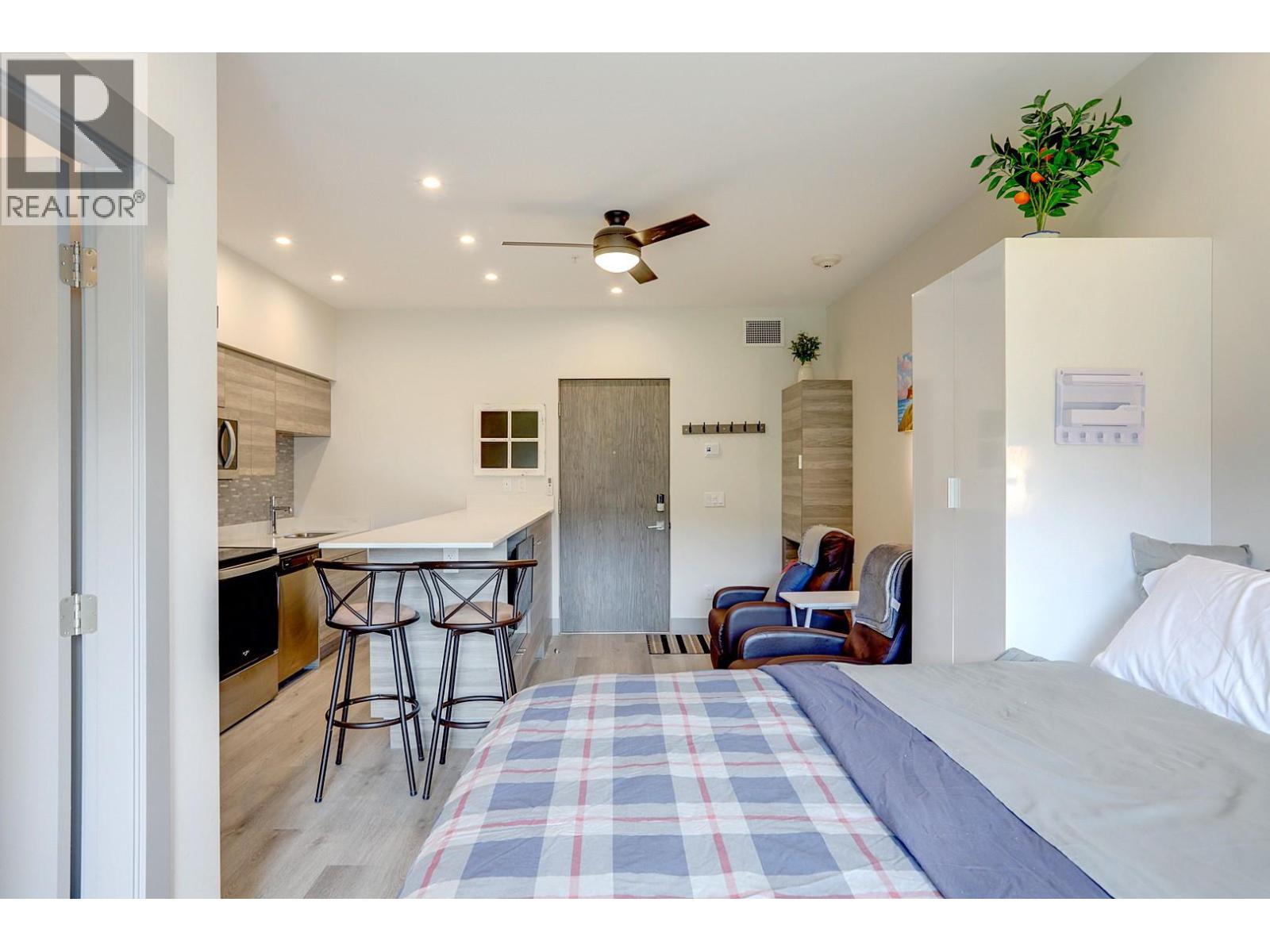 #419 2555 Lakeshore Road - 18