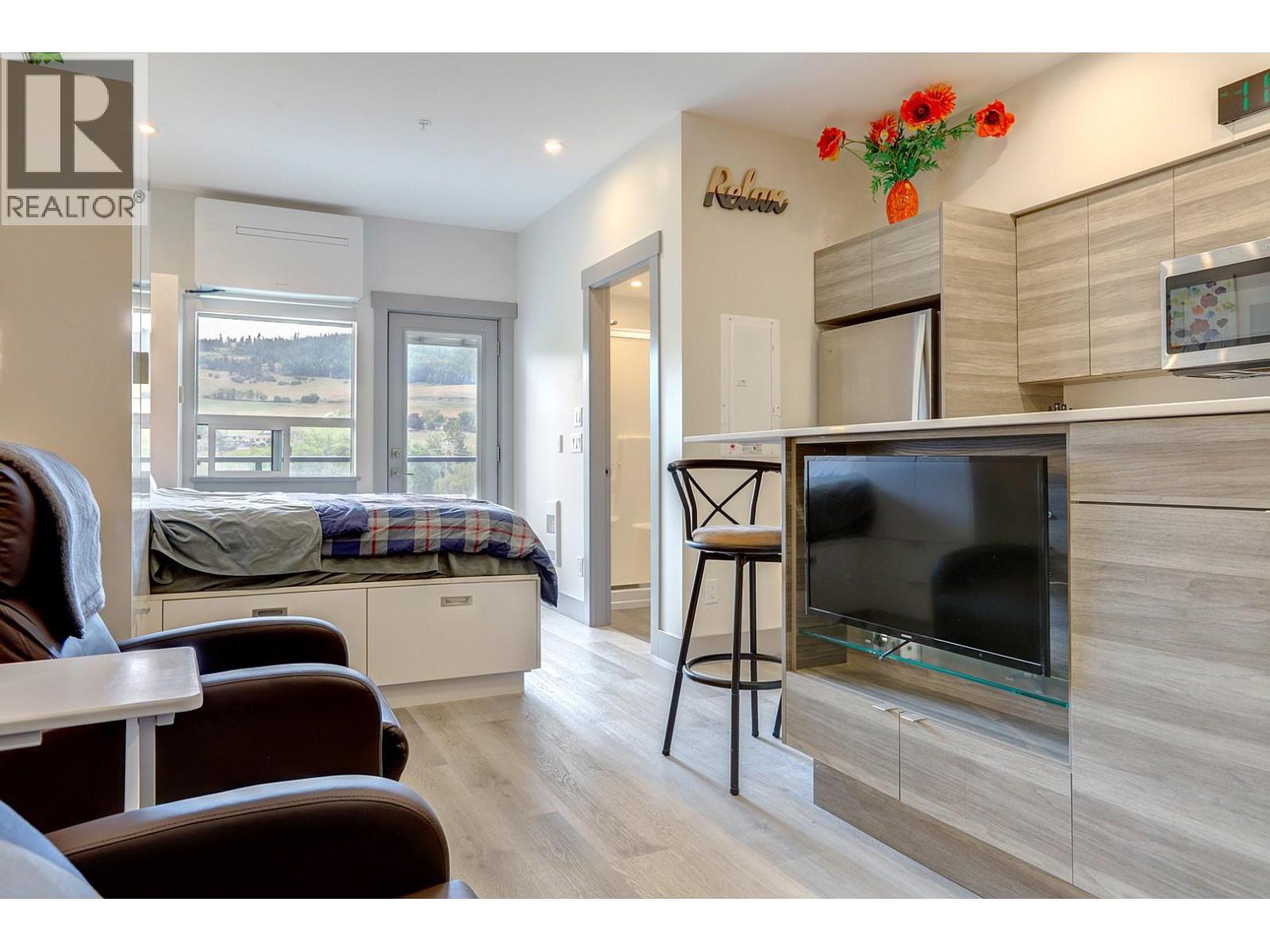 #419 2555 Lakeshore Road - 5