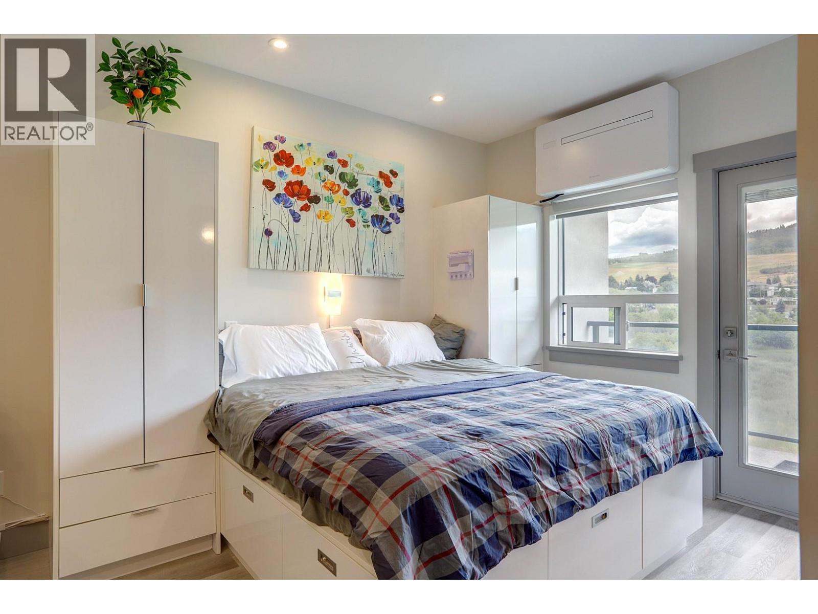 #419 2555 Lakeshore Road - 14
