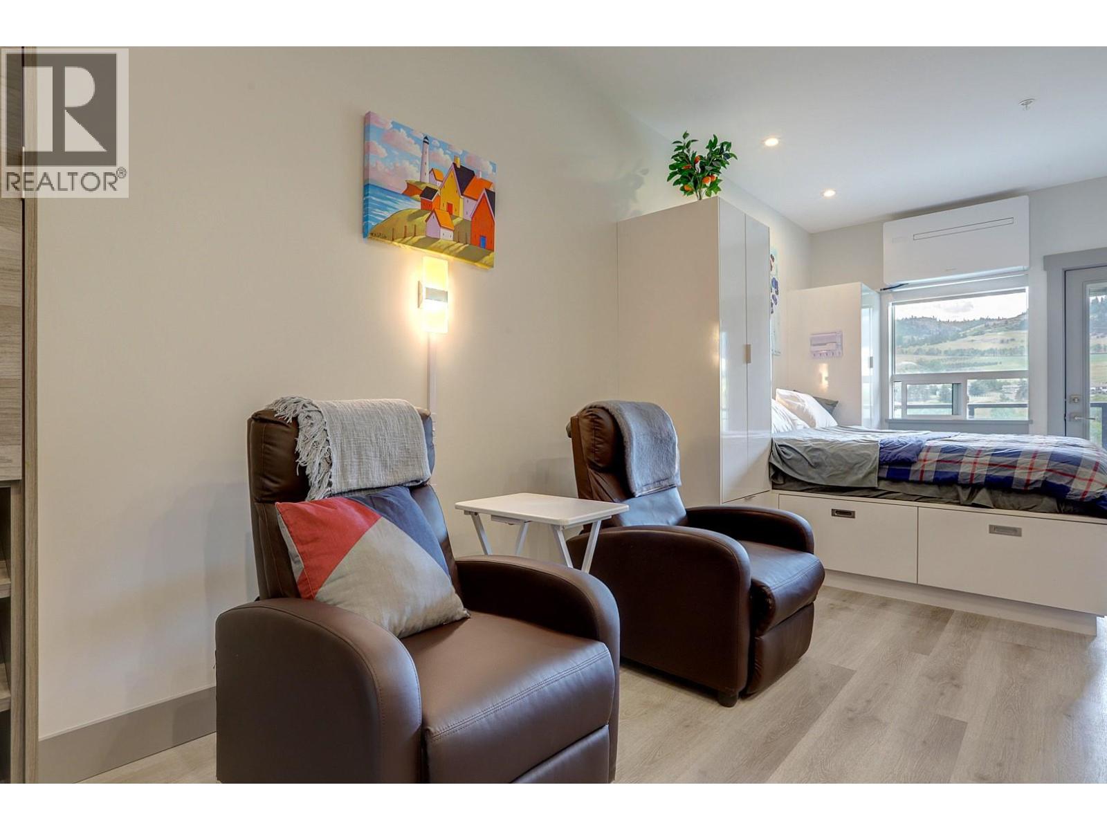 #419 2555 Lakeshore Road - 6