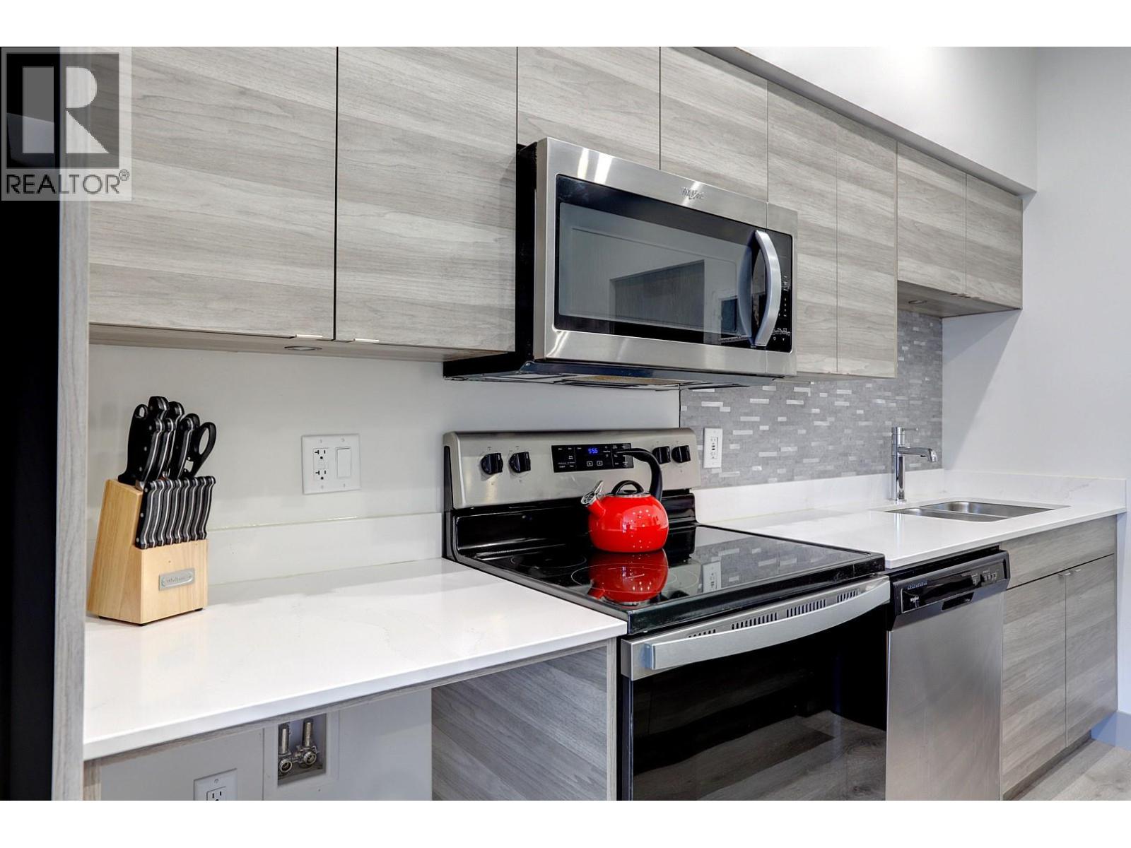 #419 2555 Lakeshore Road - 10