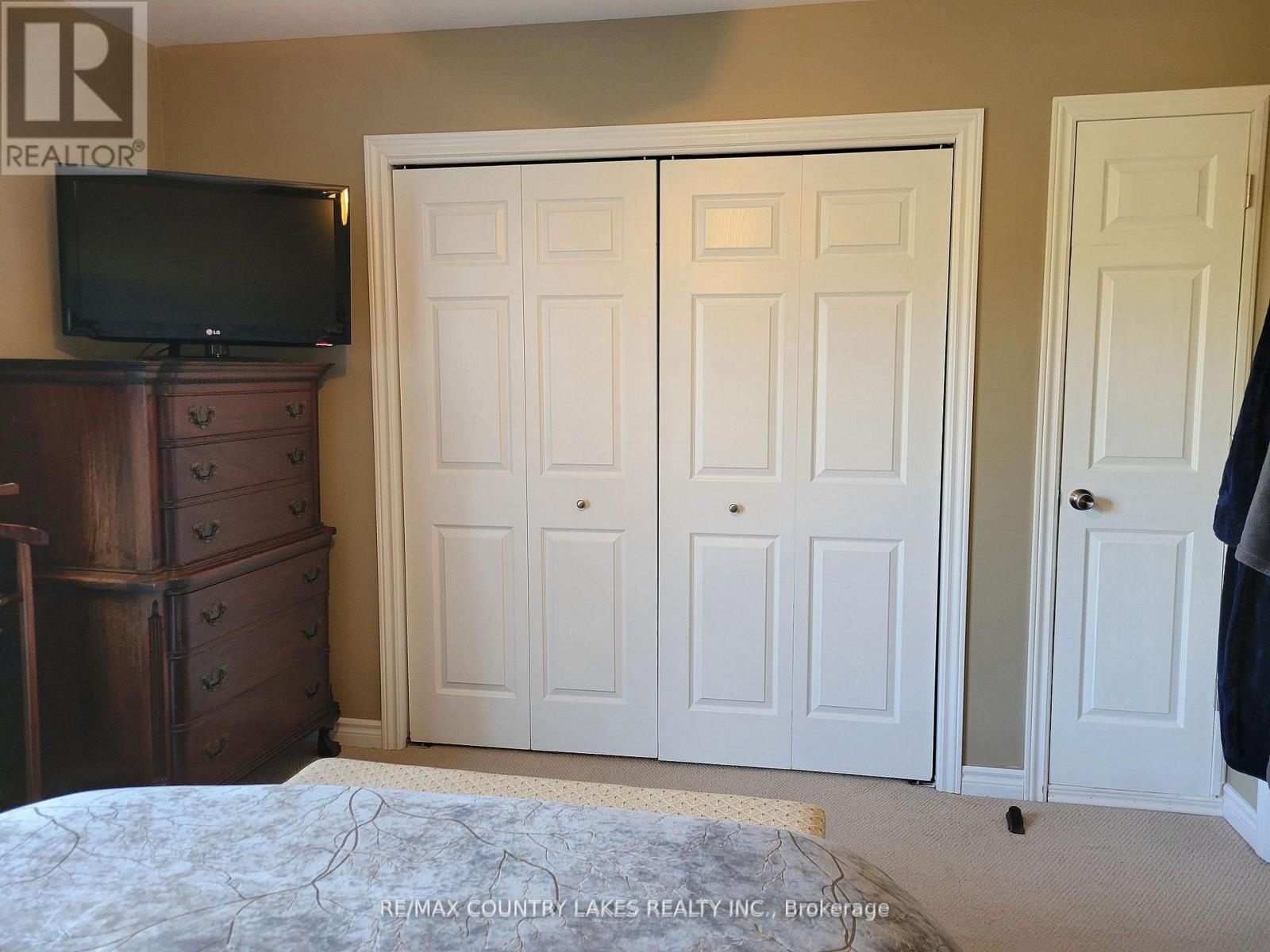#11 4 PARADISE BOULEVARD - 31