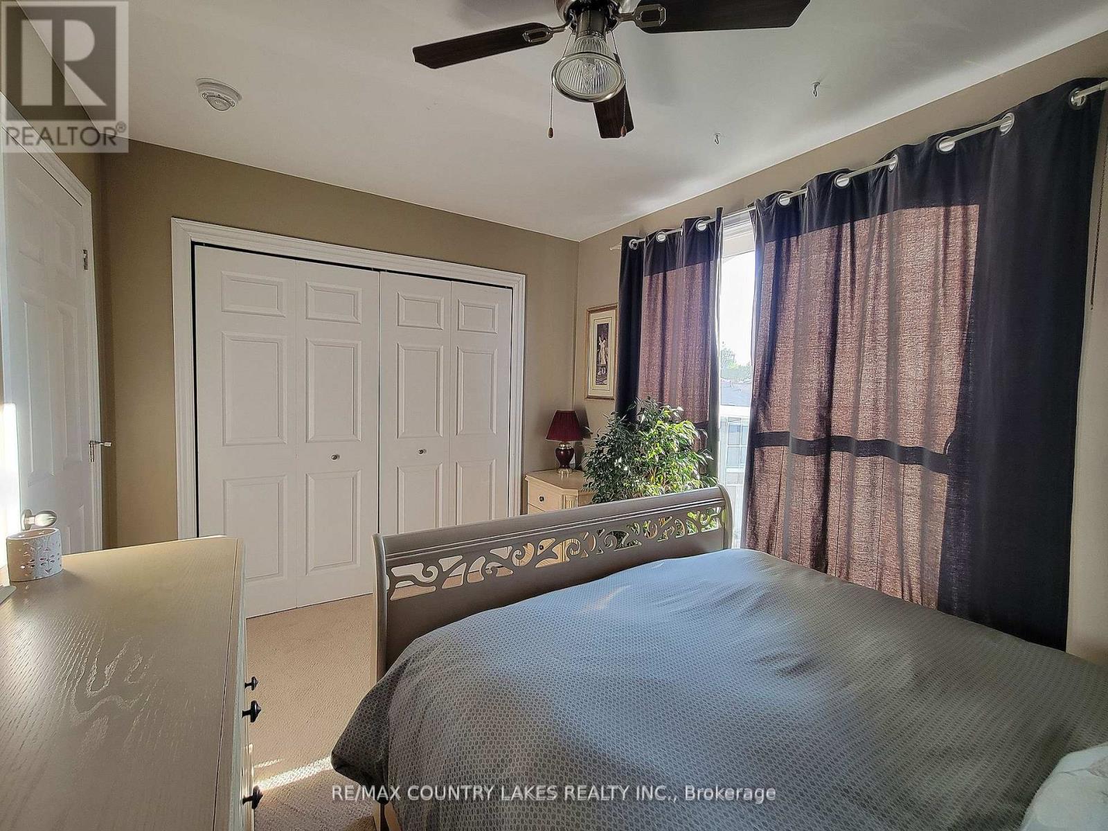 #11 4 PARADISE BOULEVARD - 34
