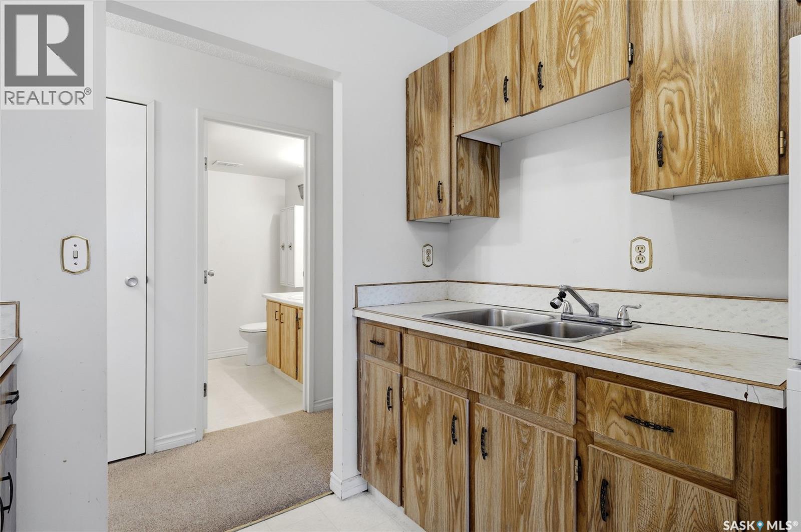 #302 20 Kleisinger CRESCENT - 11