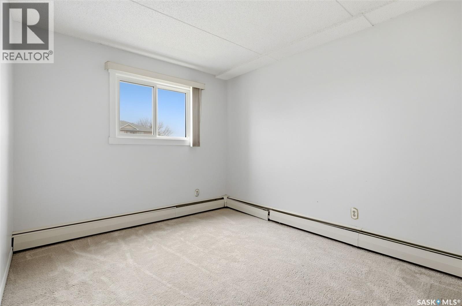 #302 20 Kleisinger CRESCENT - 14