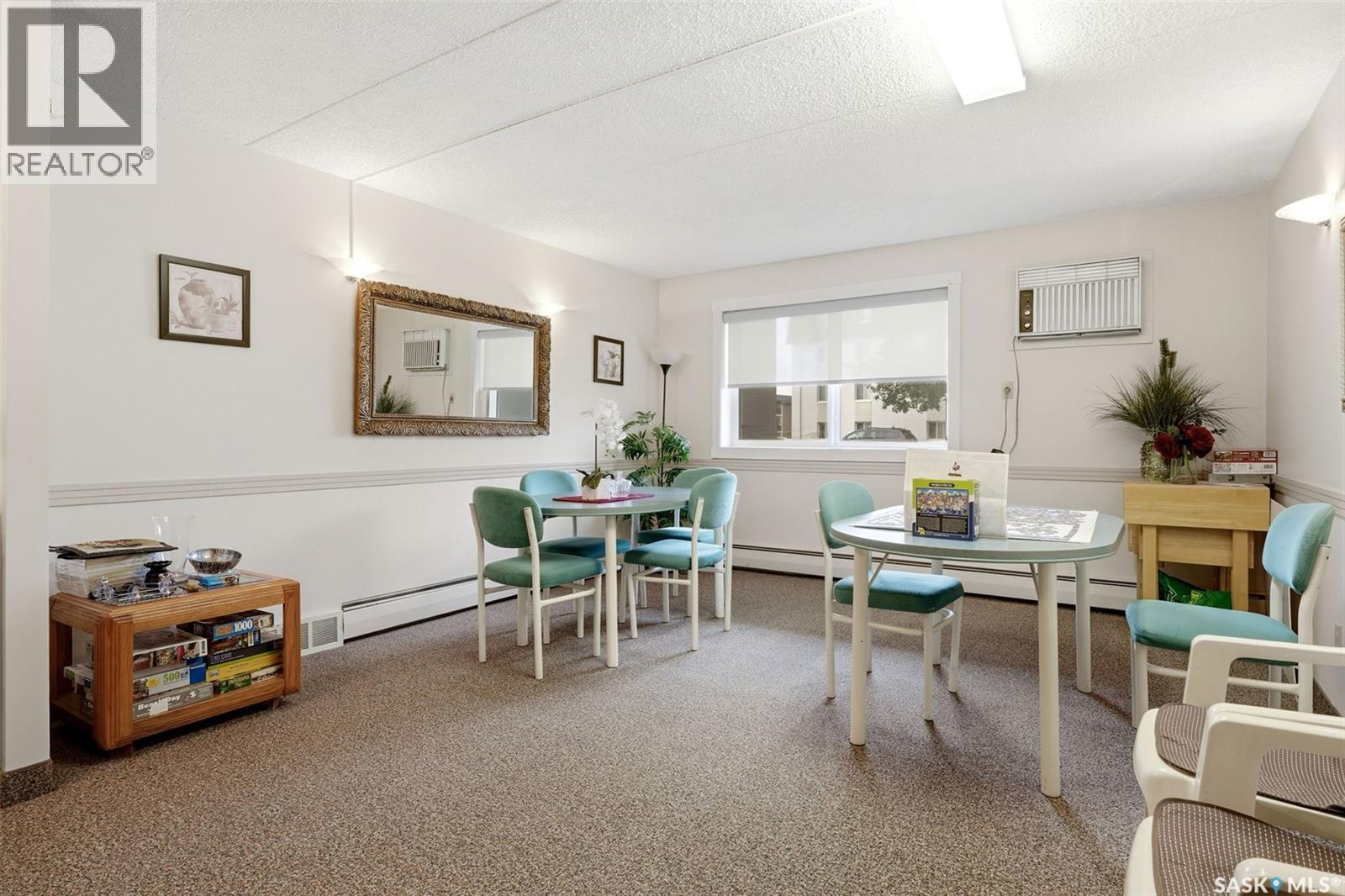 #302 20 Kleisinger CRESCENT - 24