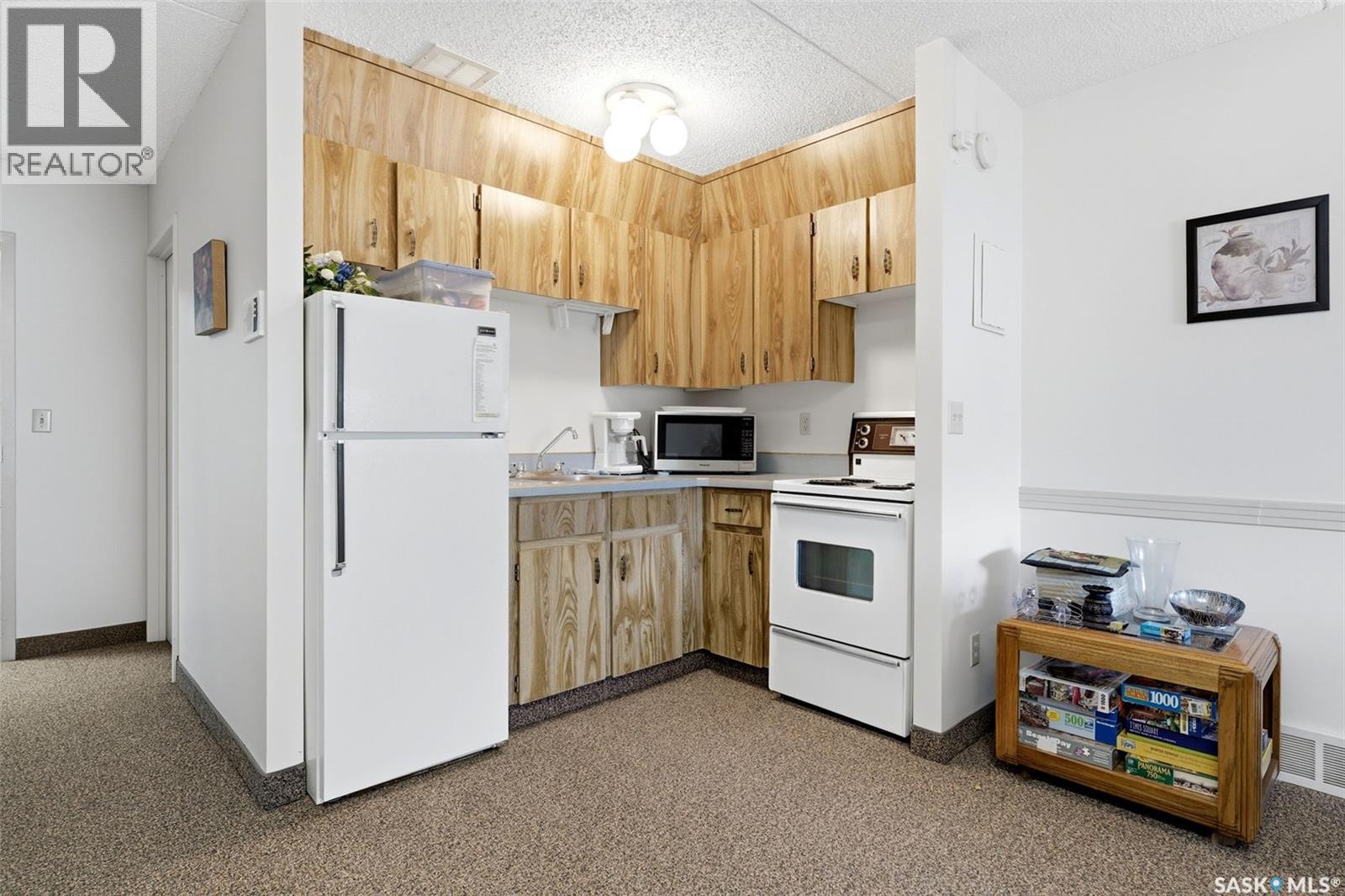 #302 20 Kleisinger CRESCENT - 25