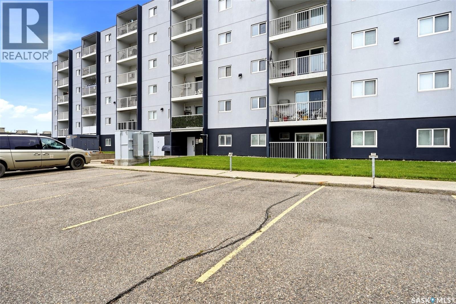 #302 20 Kleisinger CRESCENT - 29