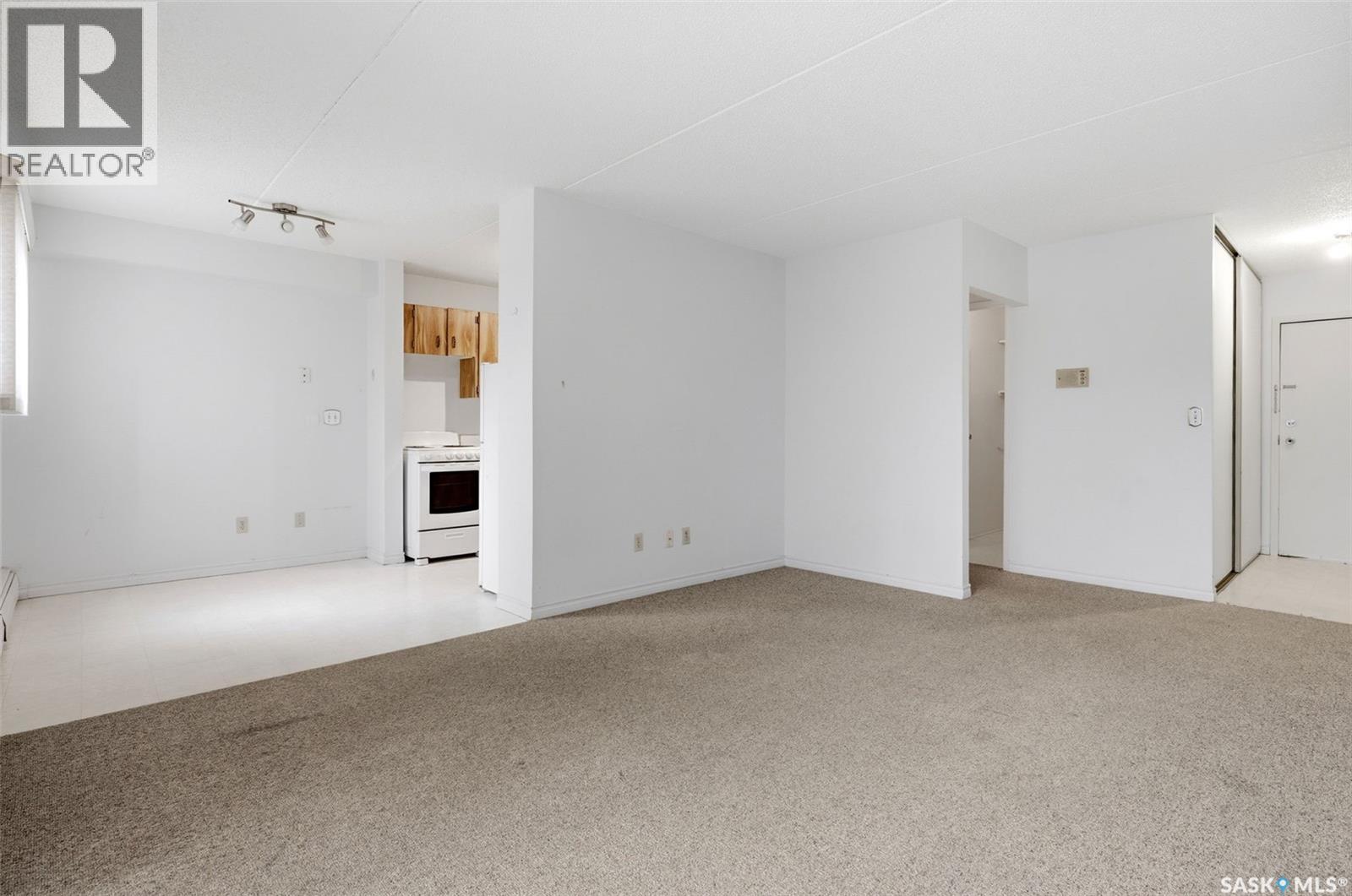#302 20 Kleisinger CRESCENT - 7