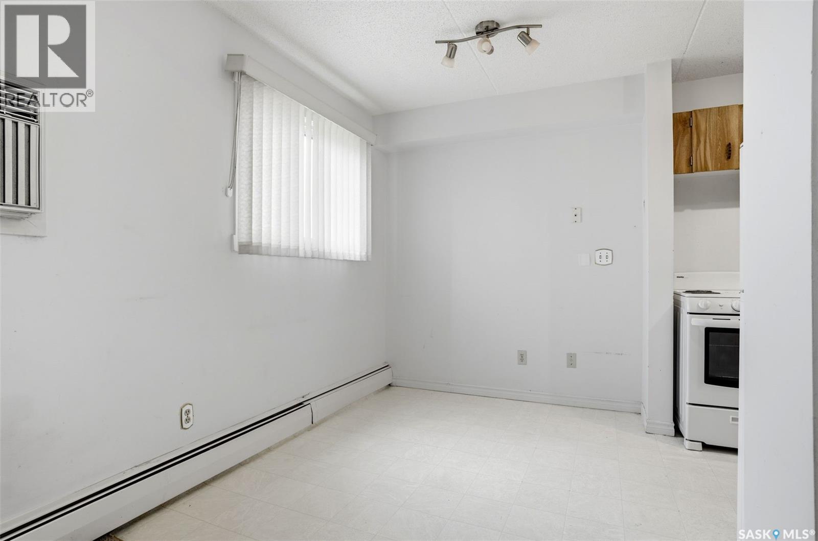 #302 20 Kleisinger CRESCENT - 9