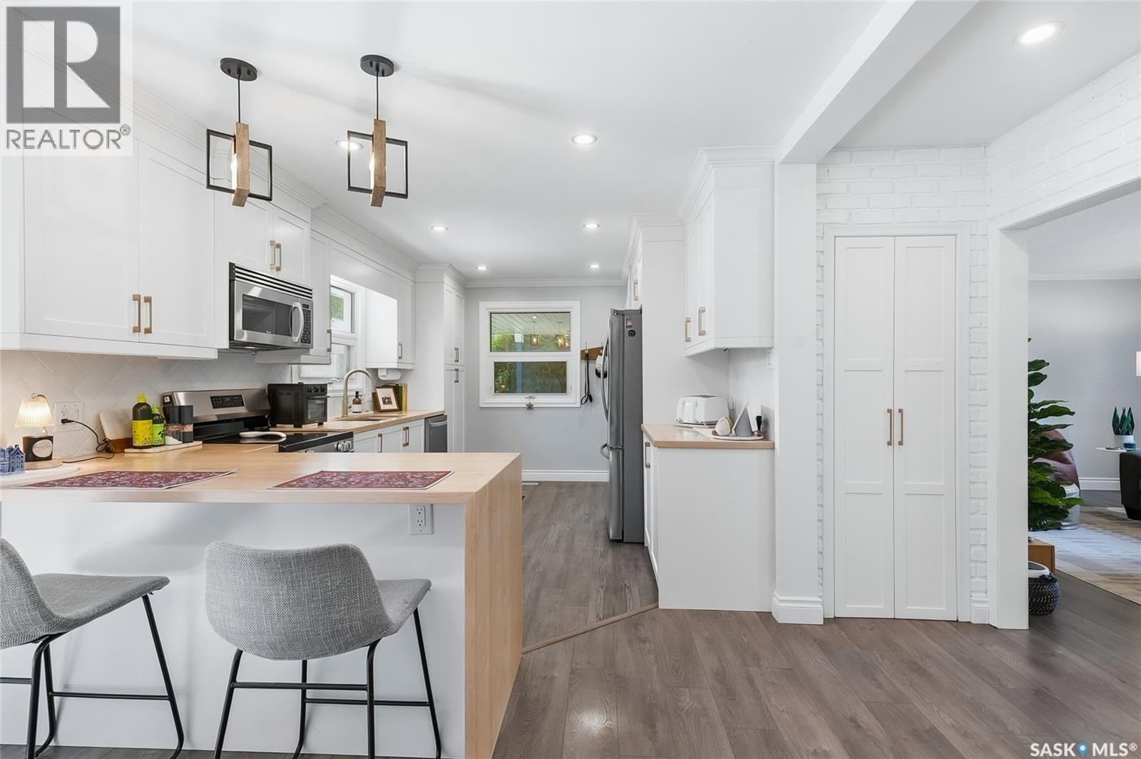 410 RUTH STREET E - 11
