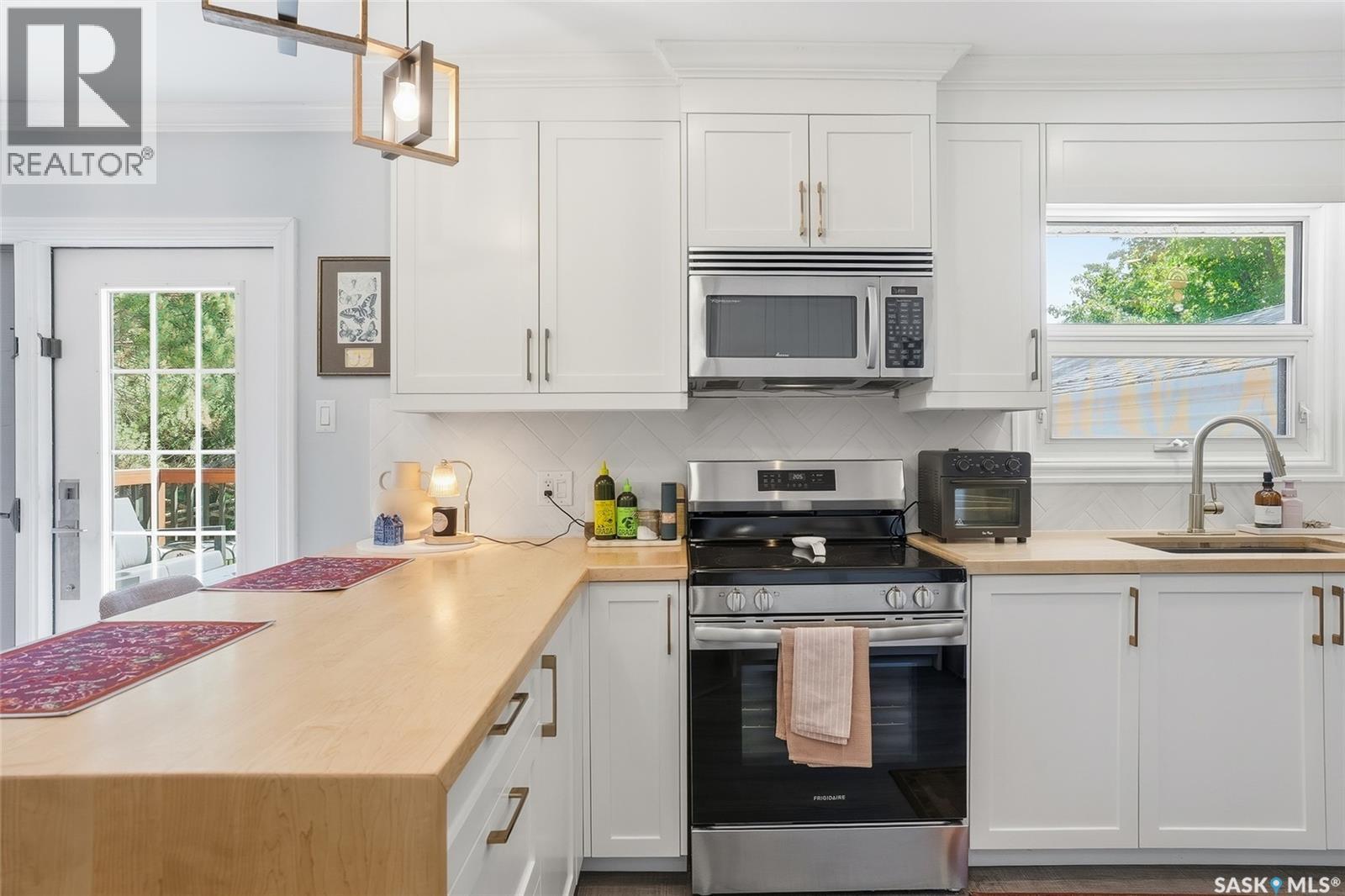 410 RUTH STREET E - 13