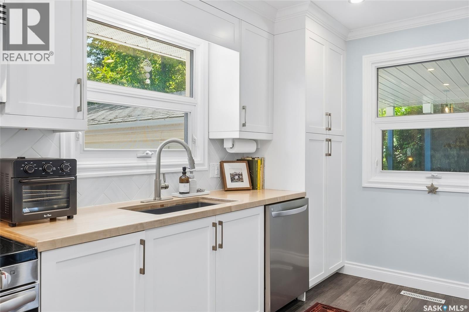 410 RUTH STREET E - 14