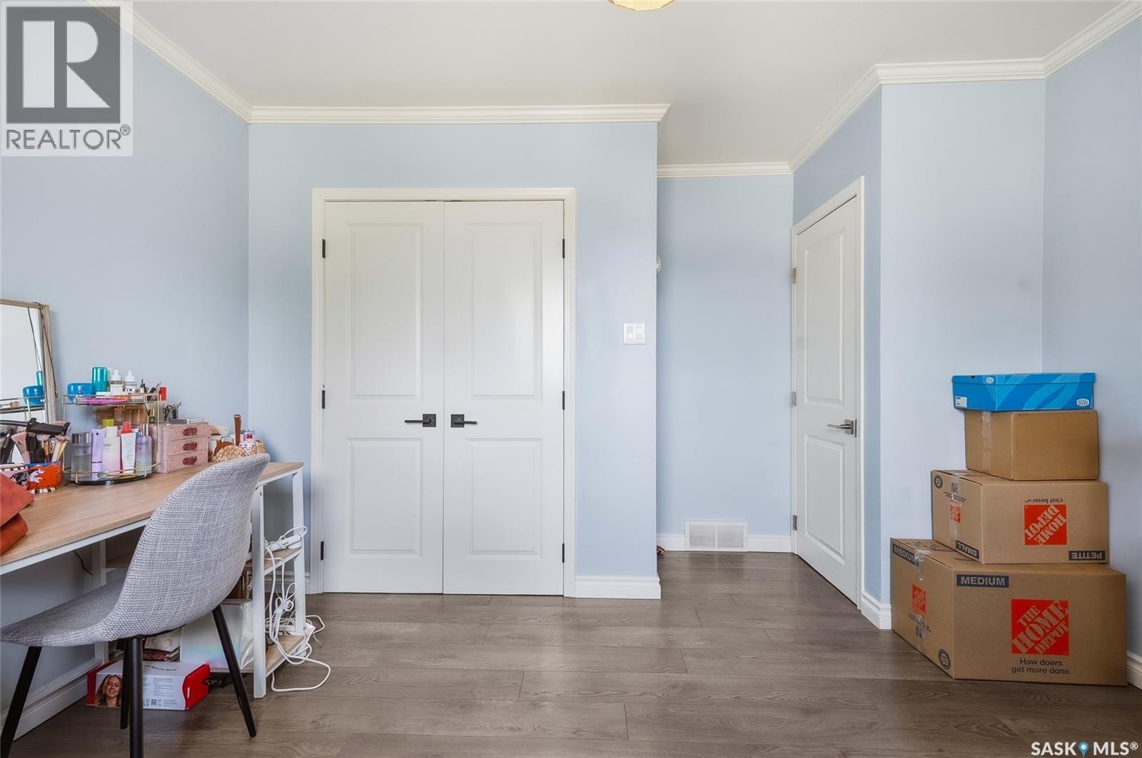 410 RUTH STREET E - 18