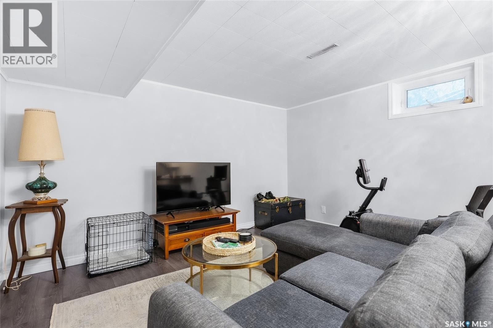 410 RUTH STREET E - 24