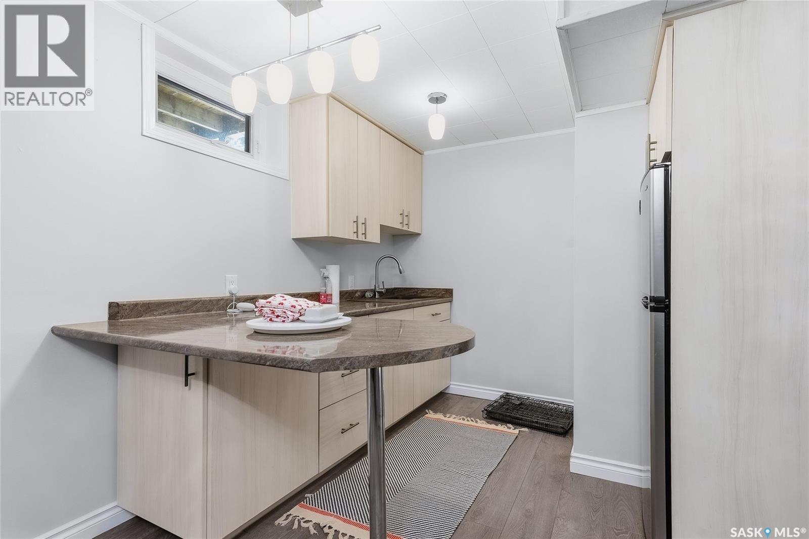 410 RUTH STREET E - 26