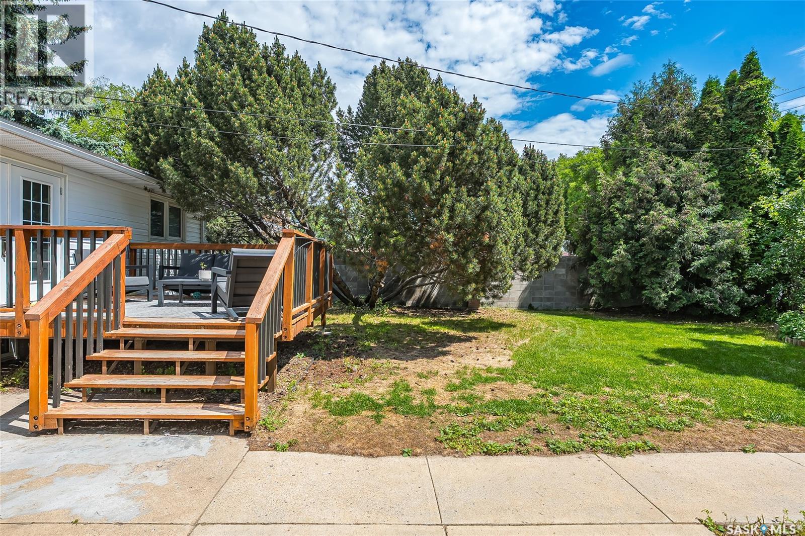 410 RUTH STREET E - 36