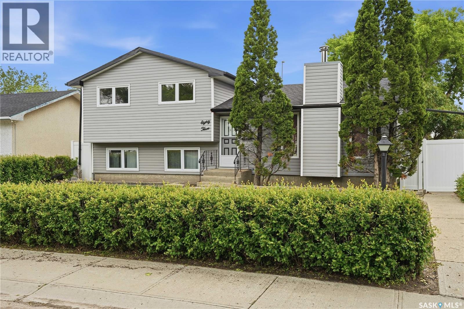 83 FUHRMANN CRESCENT - 2