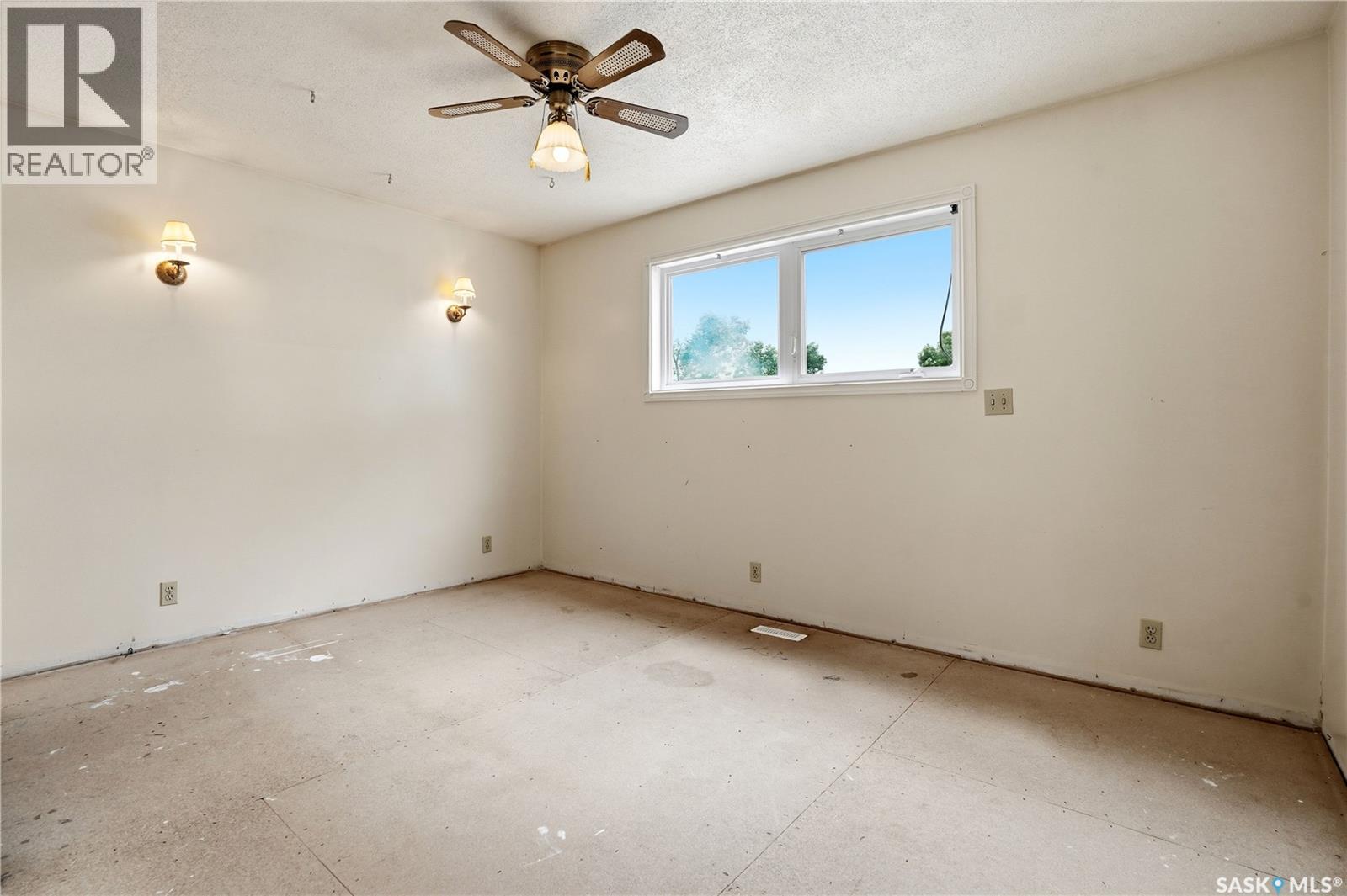 83 FUHRMANN CRESCENT - 22