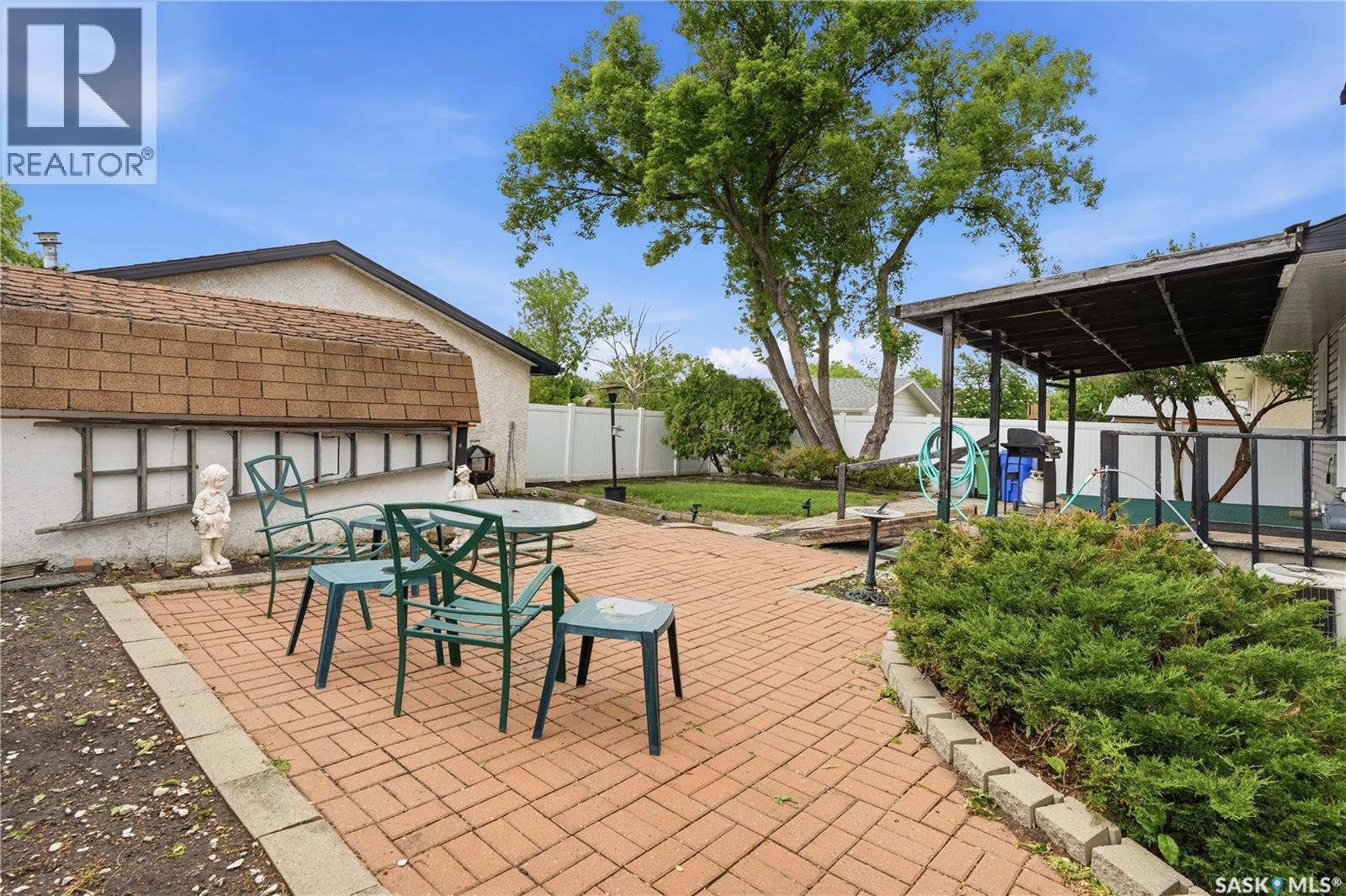 83 FUHRMANN CRESCENT - 41