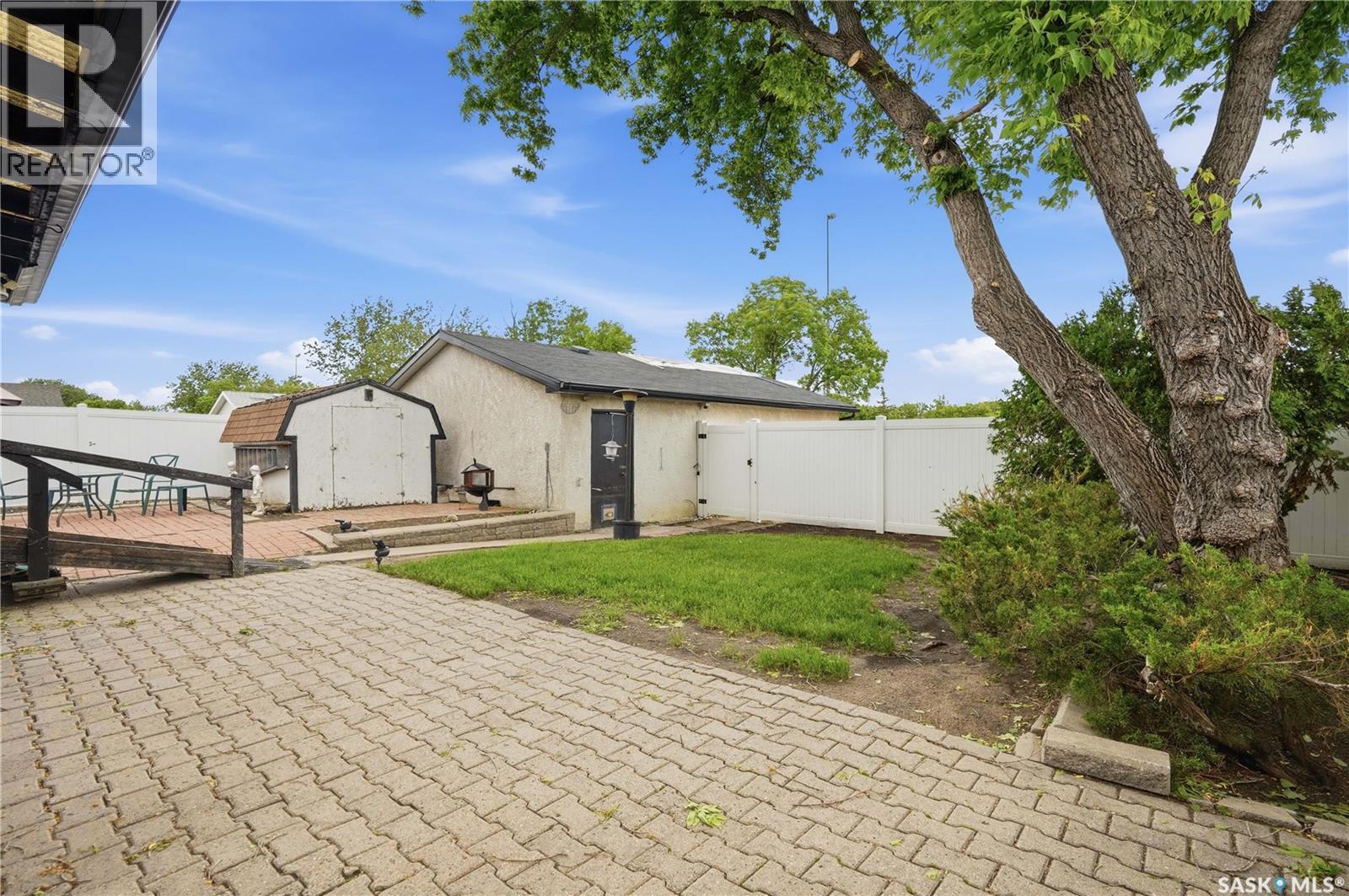 83 FUHRMANN CRESCENT - 45