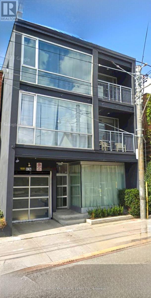 Photo of 214 Bathurst Street