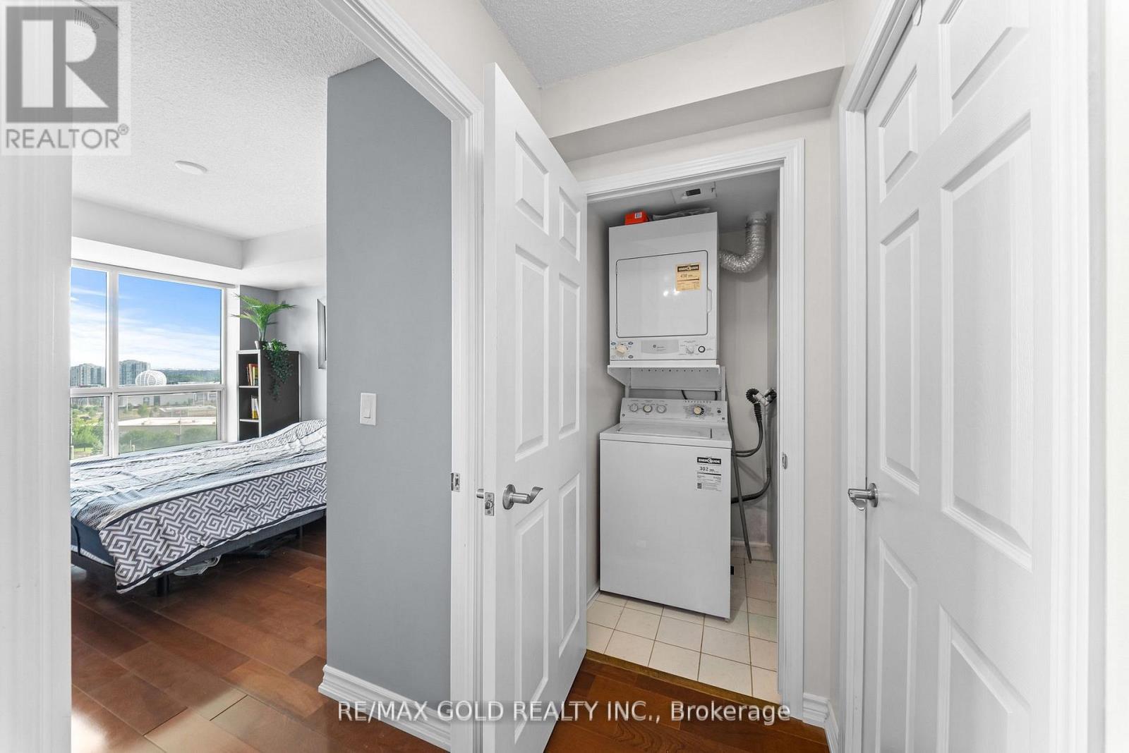 #1502 4889 KIMBERMOUNT AVENUE - 19