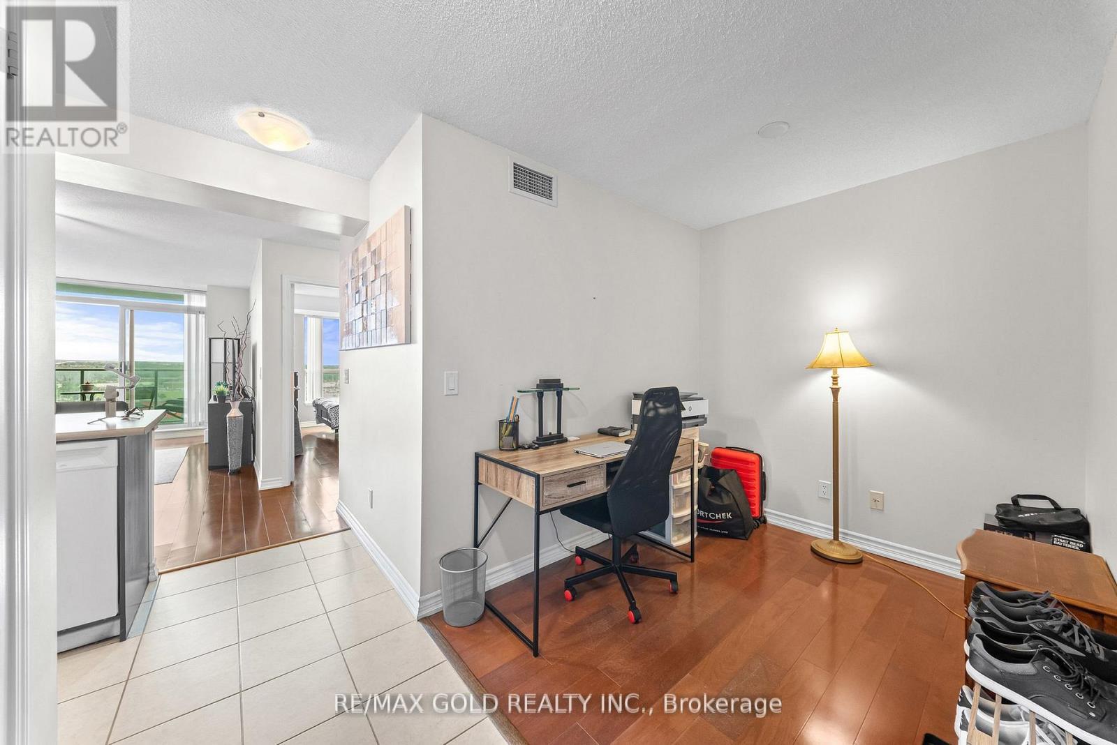 #1502 4889 KIMBERMOUNT AVENUE - 6