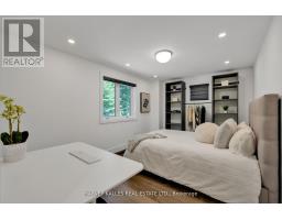 8 Circle Ridge, Toronto, ON M6L2H6 Photo 15