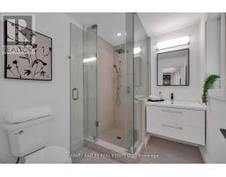 8 Circle Ridge, Toronto, ON M6L2H6 Photo 17