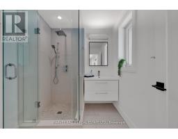 8 Circle Ridge, Toronto, ON M6L2H6 Photo 18