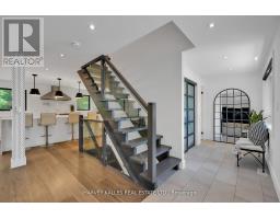 8 Circle Ridge, Toronto, ON M6L2H6 Photo 19