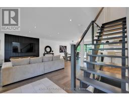 8 Circle Ridge, Toronto, ON M6L2H6 Photo 20