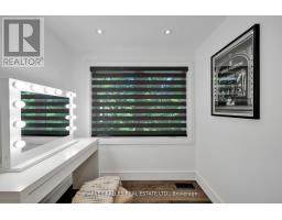 8 Circle Ridge, Toronto, ON M6L2H6 Photo 24