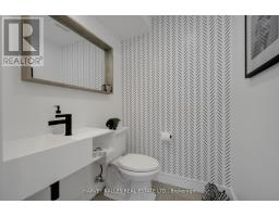 8 Circle Ridge, Toronto, ON M6L2H6 Photo 25