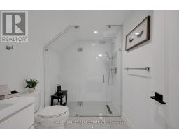 8 Circle Ridge, Toronto, ON M6L2H6 Photo 31