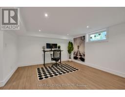 8 Circle Ridge, Toronto, ON M6L2H6 Photo 33