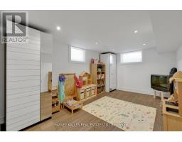 8 Circle Ridge, Toronto, ON M6L2H6 Photo 39