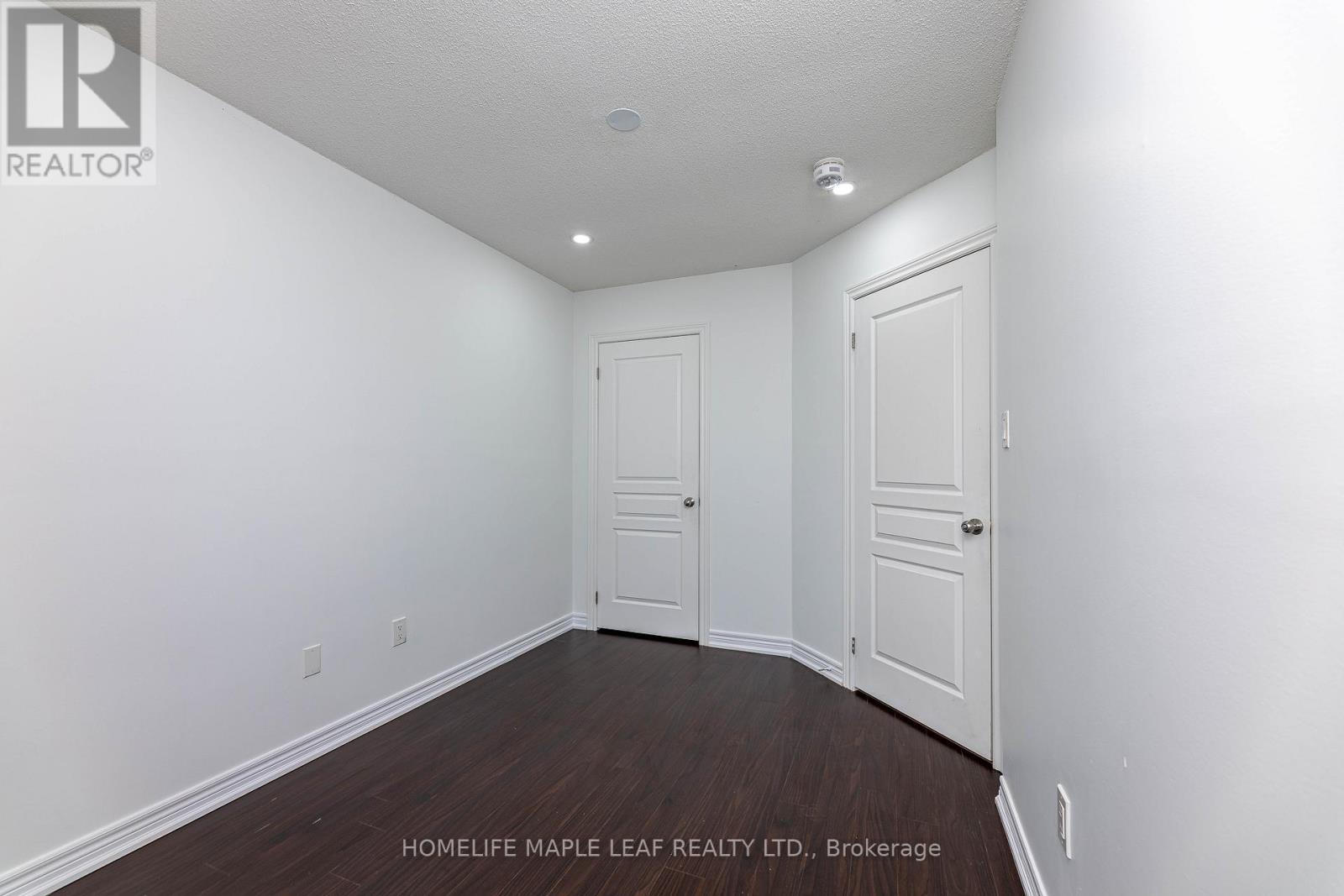 2 CEDARLAND ROAD E - 21