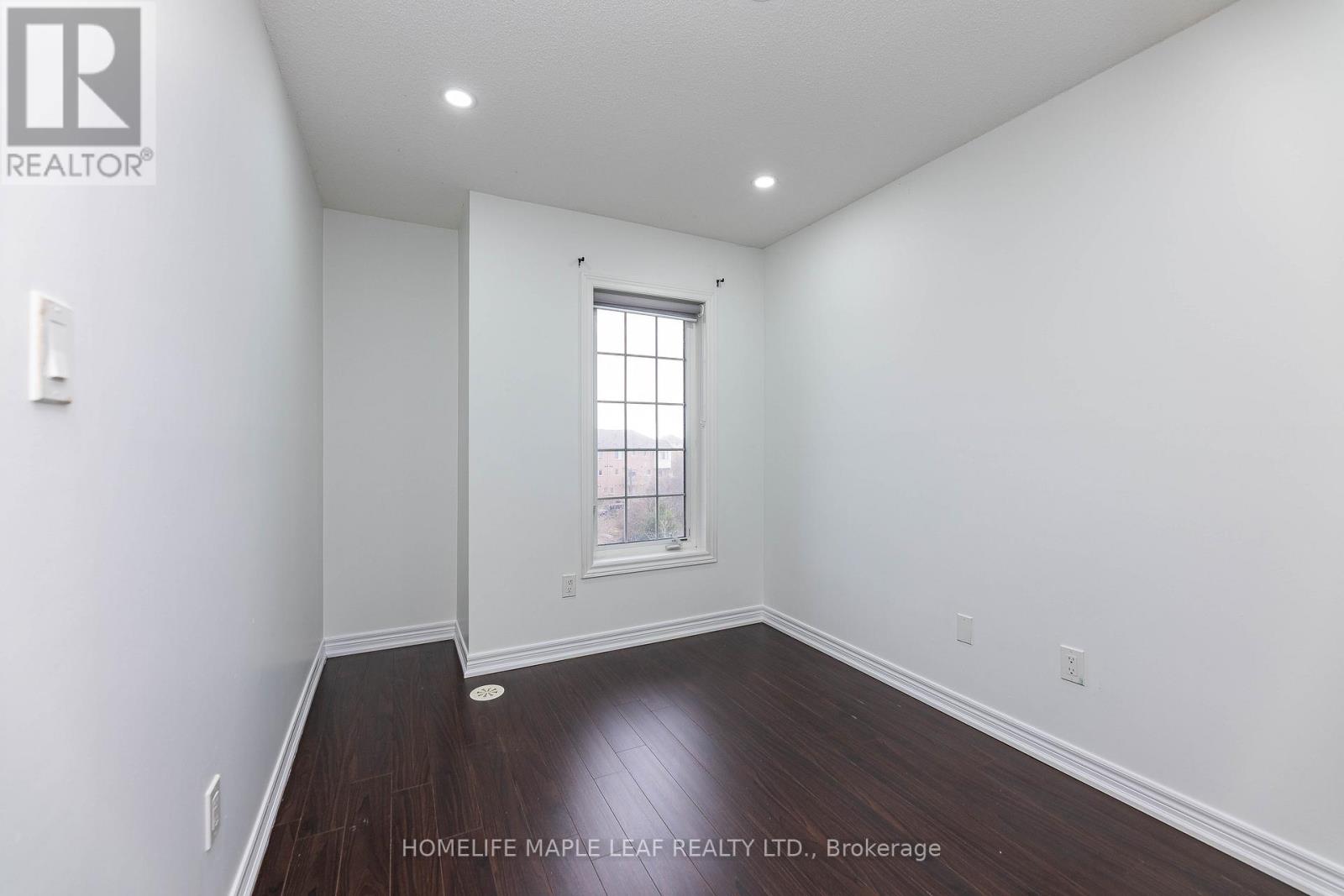 2 CEDARLAND ROAD E - 26