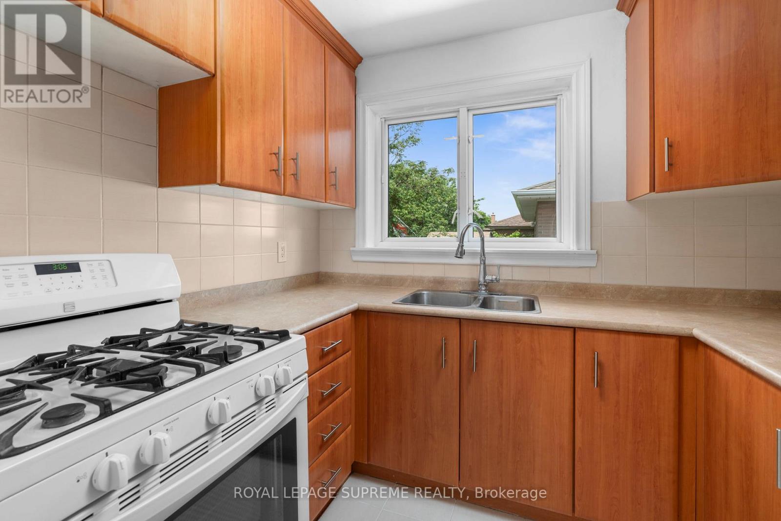 30 BENWAY DRIVE - 15