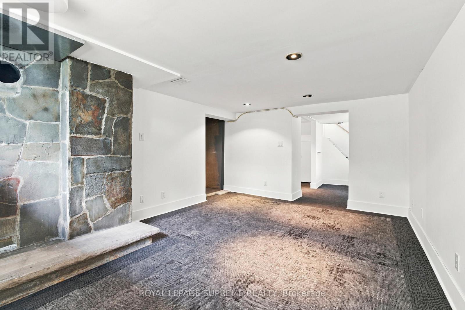 30 BENWAY DRIVE - 35
