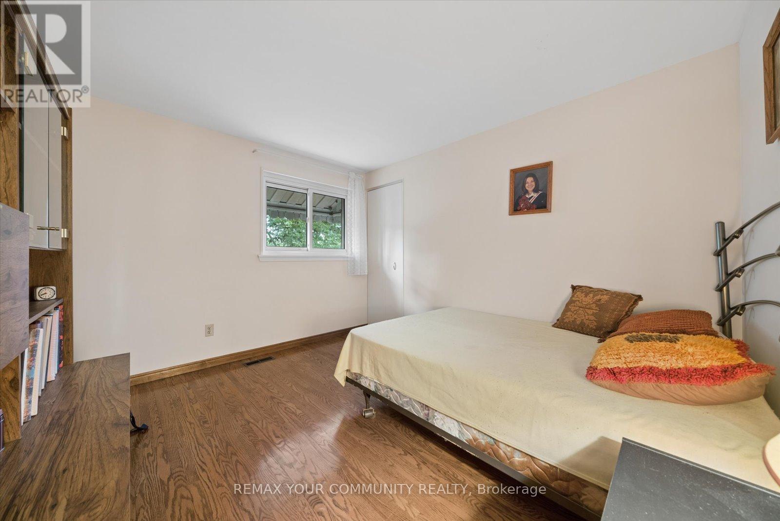 31 DELORAINE DRIVE - 19