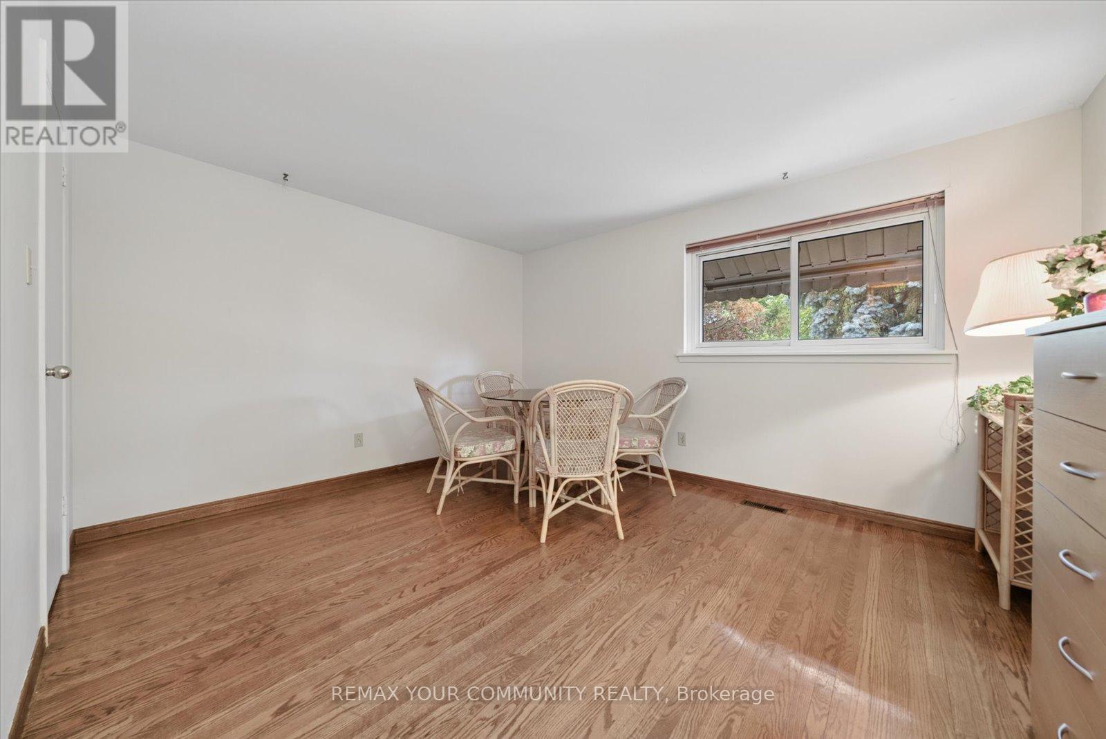31 DELORAINE DRIVE - 21