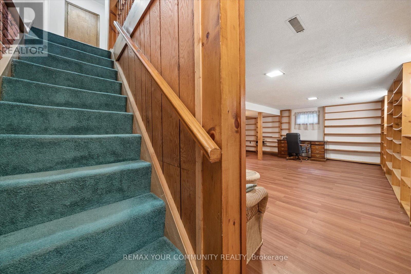 31 DELORAINE DRIVE - 24